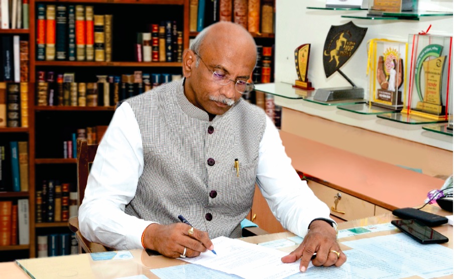 Hon'ble Adv. Nitin B. Thakare, Sarchitnis, MVP Samaj, Nashik.